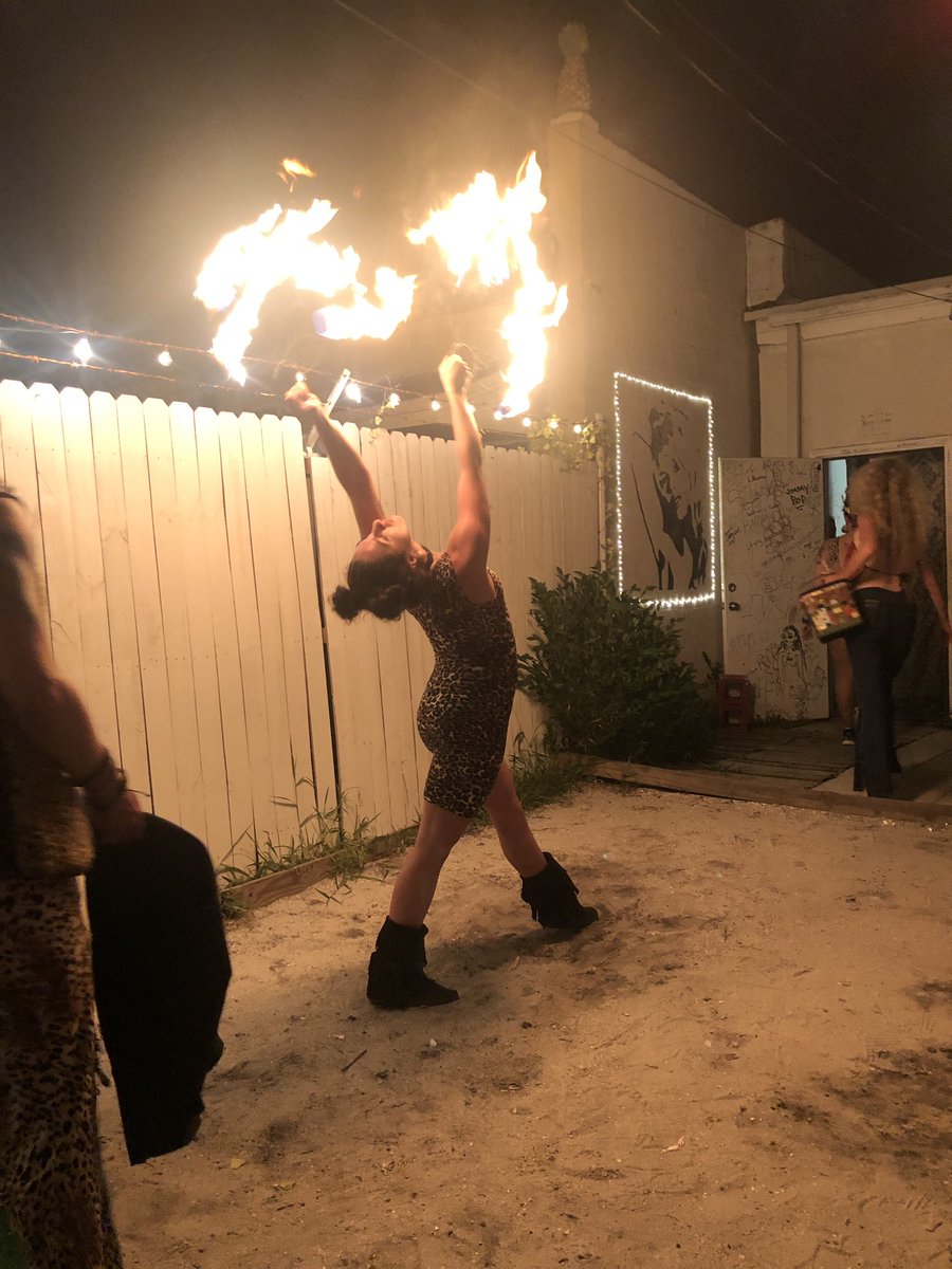 benpate's tweet photo. Pentaque 3 year anniversary #fire https://t.co/DbVv8SFbiH