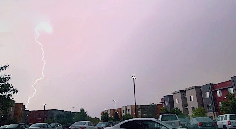 CloudsUSA's tweet photo. Nothing beats summer thunderstorms!! ⛈ #cowx #cloudtoground #thunderstorm https://t.co/ESquWatzJH