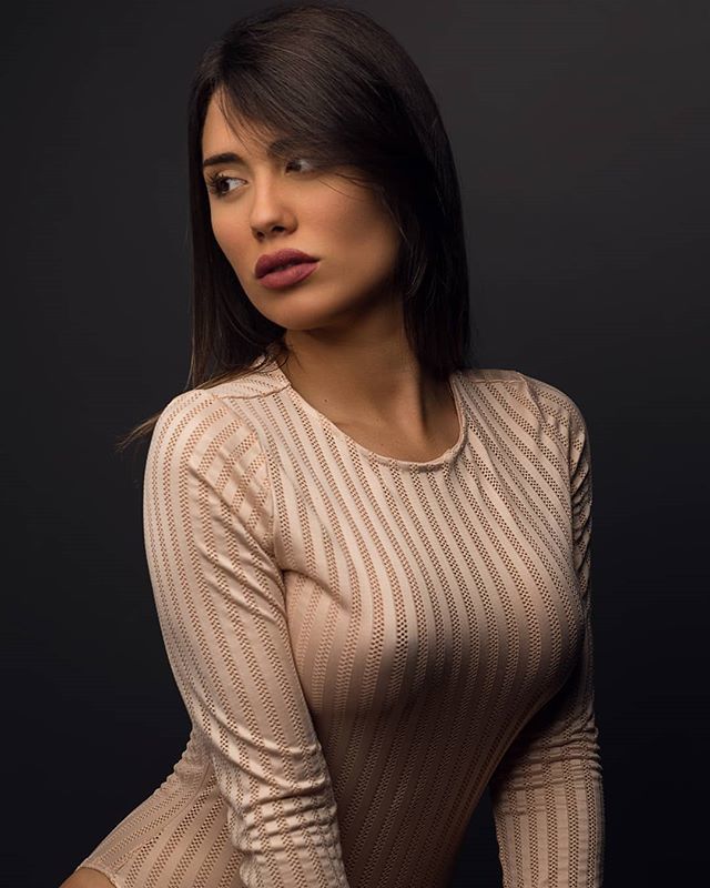 FernandoBlanco_'s tweet photo. Kimberly π«
.
.
Model: @kimy_rd
Photo & retouch: @fernandoblanco_
#BeautyDish with grid on a @paulcbuffinc #alienbees1600
#fernandoblanco #puertorico #portrait #studio #paulcbuff #strobe #PortraitGames #bodysuit #PortraitShoot #PortraitPage #PortraitVision #photography #AOVp⦠https://t.co/HDMXj8tdFr