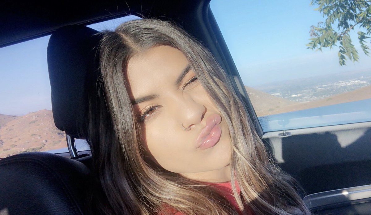 danallaolivarez's tweet photo. hey there pretty brown eyes https://t.co/JEfarjCyVD
