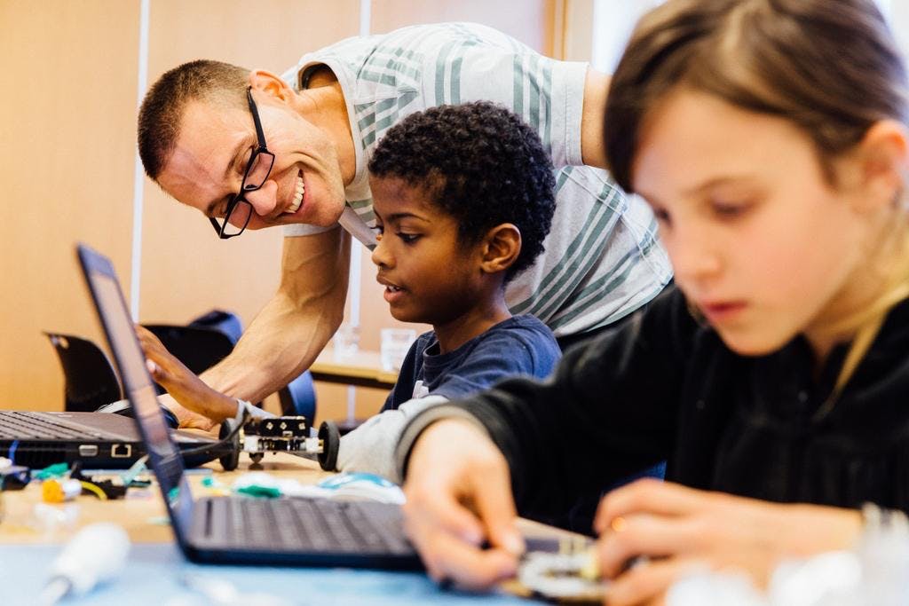 💥 hole-y moly, save $300 STEM camps 💥 - #iplaytek #summer #summercamp #lego #minecraft #nyc #nyckids #fun #vex #vrdesign #queenskids #brooklynkids #robotics #coding #girlswhocode *mailchi.mp/iplaytek/hole-…