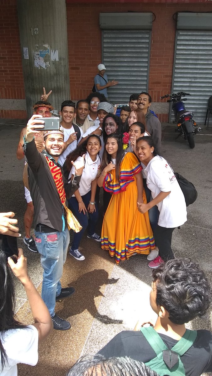 GranVigiliaVE's tweet photo. Desde diferentes lugares se reportaron movilizaciones en el marco de la Caminata Evangelística programada para hoy promoviendo el #JesusFestVenezuela que tiene como anfitriones a la #GranVigiliadeOración y el #CongresoIdentidad el próximo #2Ago en el #EstadioUniversitario https://t.co/tgshYEd9Gv
