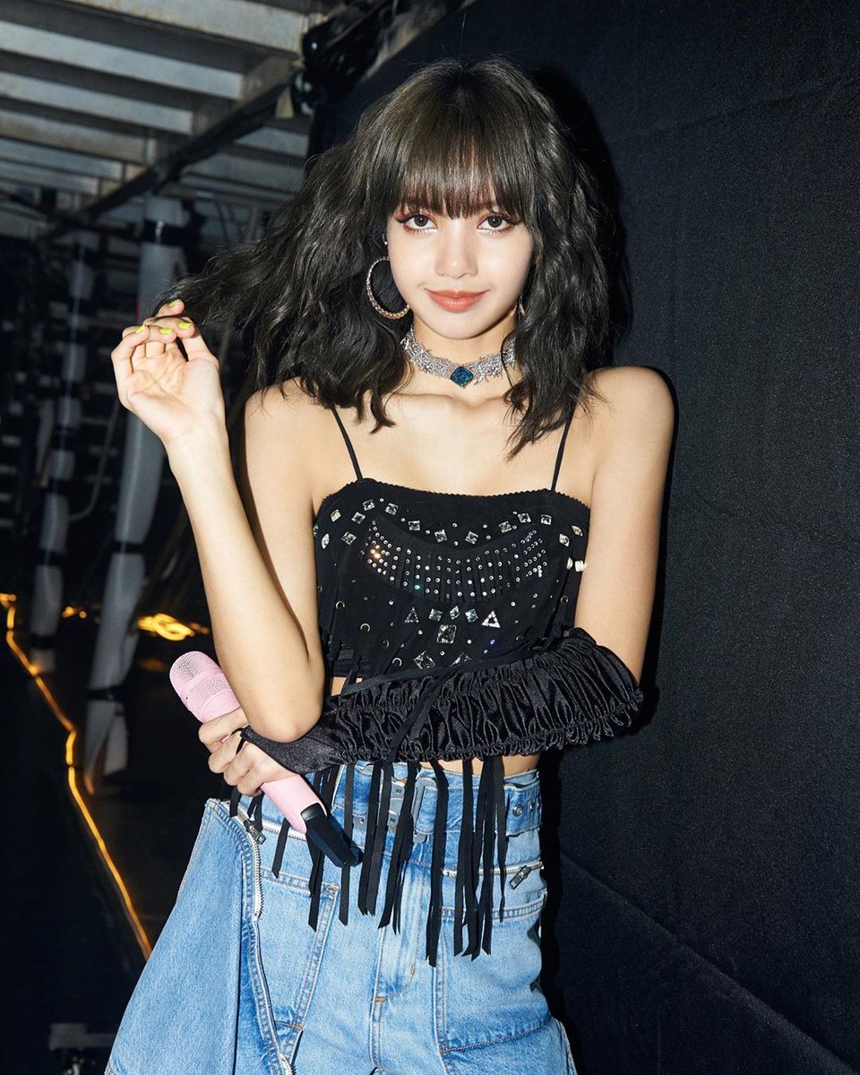 Lalisaedit's tweet photo. Omg https://t.co/06RkOQ9BM3