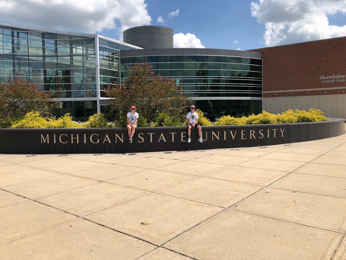 MaroonCrew's tweet photo. Big congrats to Lauren Pogemiller &amp; Nick Bindel-the Drum Majors for DCHS Vanguard this yr! The 2 attended camp @ Michigan State for Drum Majors across the country. For the camp’s final performance, the 2 were chosen as exemplary drum majors &amp; conducted the final show-amazing job! https://t.co/3hEZ9yuVtZ