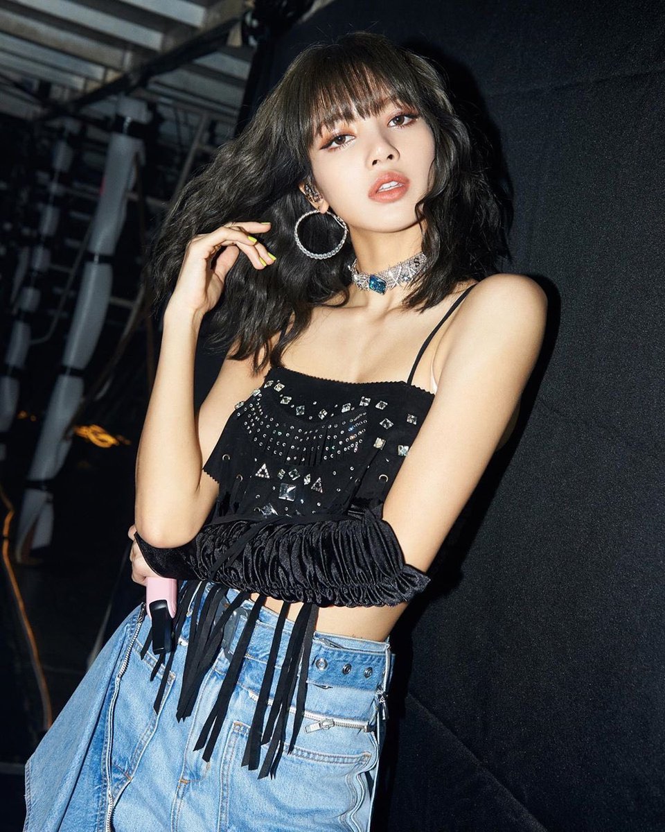 LISA fan account tweet media