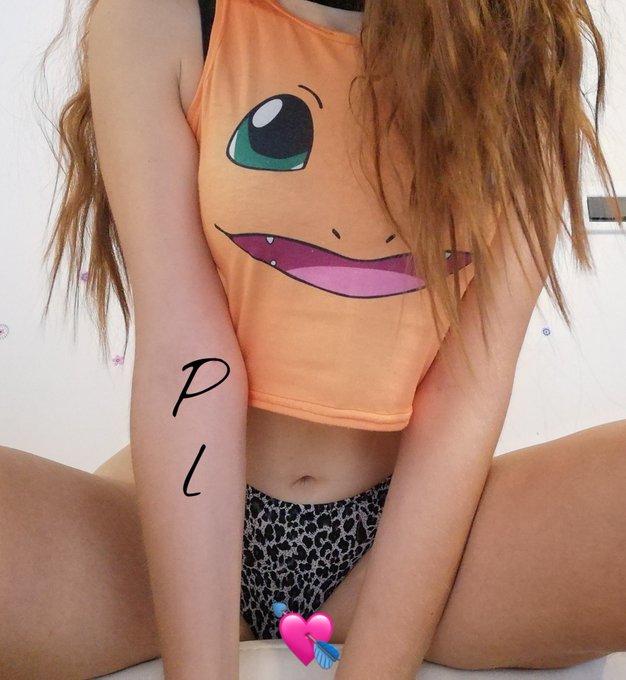 PinkyLizLovesU’s pics and videos