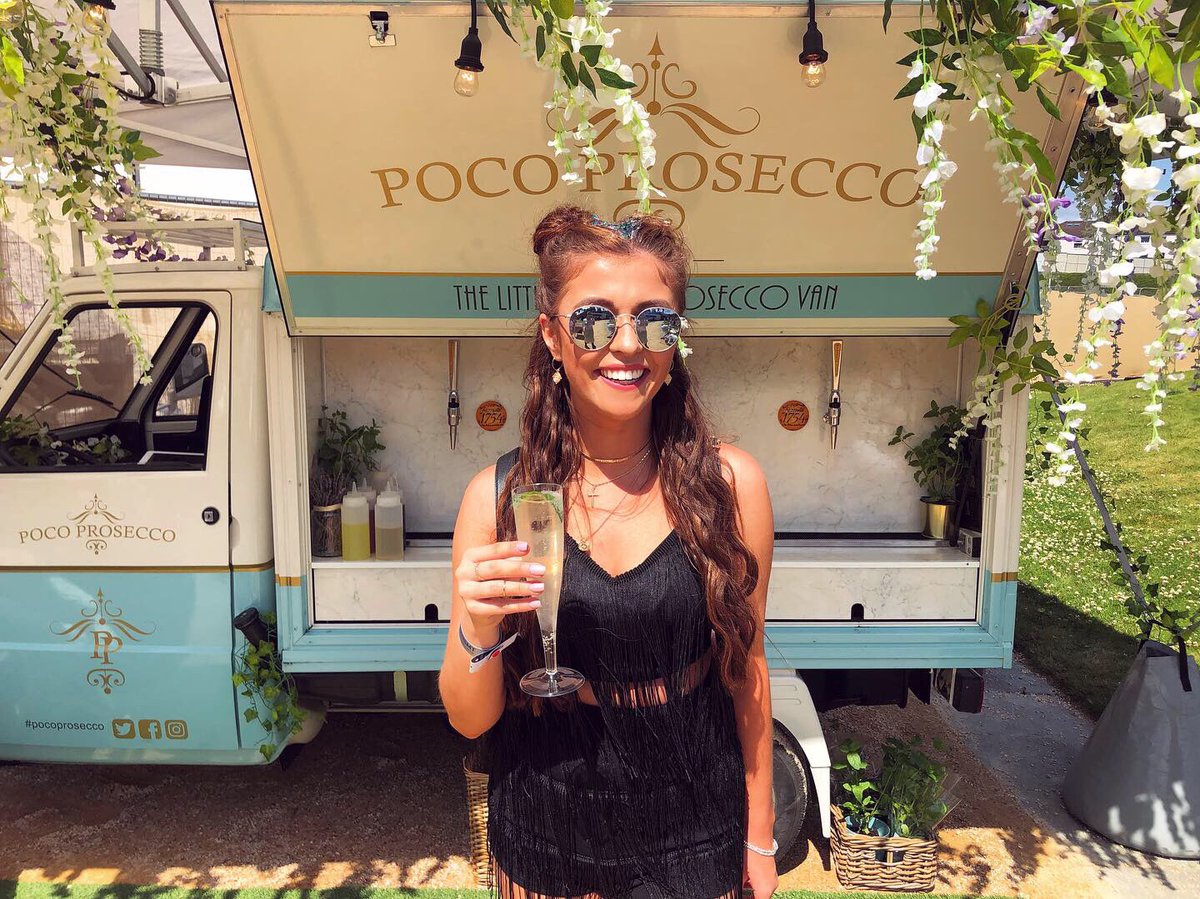 Amber Zoe tweet media