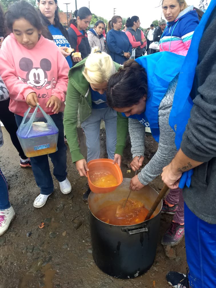 ldsterrituc's tweet photo. El @GobiernoTucuman destino millones de pesos para las #EleccionesDel9deJunio en subsidios para su estructura Electoral y ahora dice no tener Fondos para Abonar los #ProgramasProvinciales a 700 familias de nuestro Movimiento.#ConElHambreNoSeJuega . Vergüenza que no se tolera https://t.co/NOQz4OBPGZ