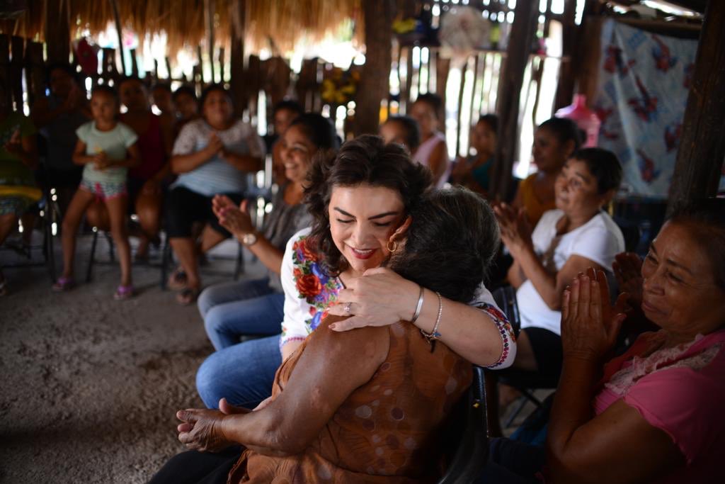 IvonneOP's tweet photo. Juntos, los militantes, recuperaremos al PRI para que la voz de todos sea escuchada. Para que las causas de los priistas, sean defendidas y encabezadas por sus dirigentes. Llegaremos a todos lados, hasta el pueblo más lejano. https://t.co/DdrNegqdyh
