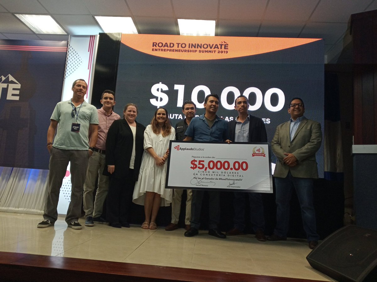 clorfeniramina_'s tweet photo. Bernardo Gómez, ganador del #RoadToInnovate19 con su empredimiento #HidroLab https://t.co/etDkzN4e9e