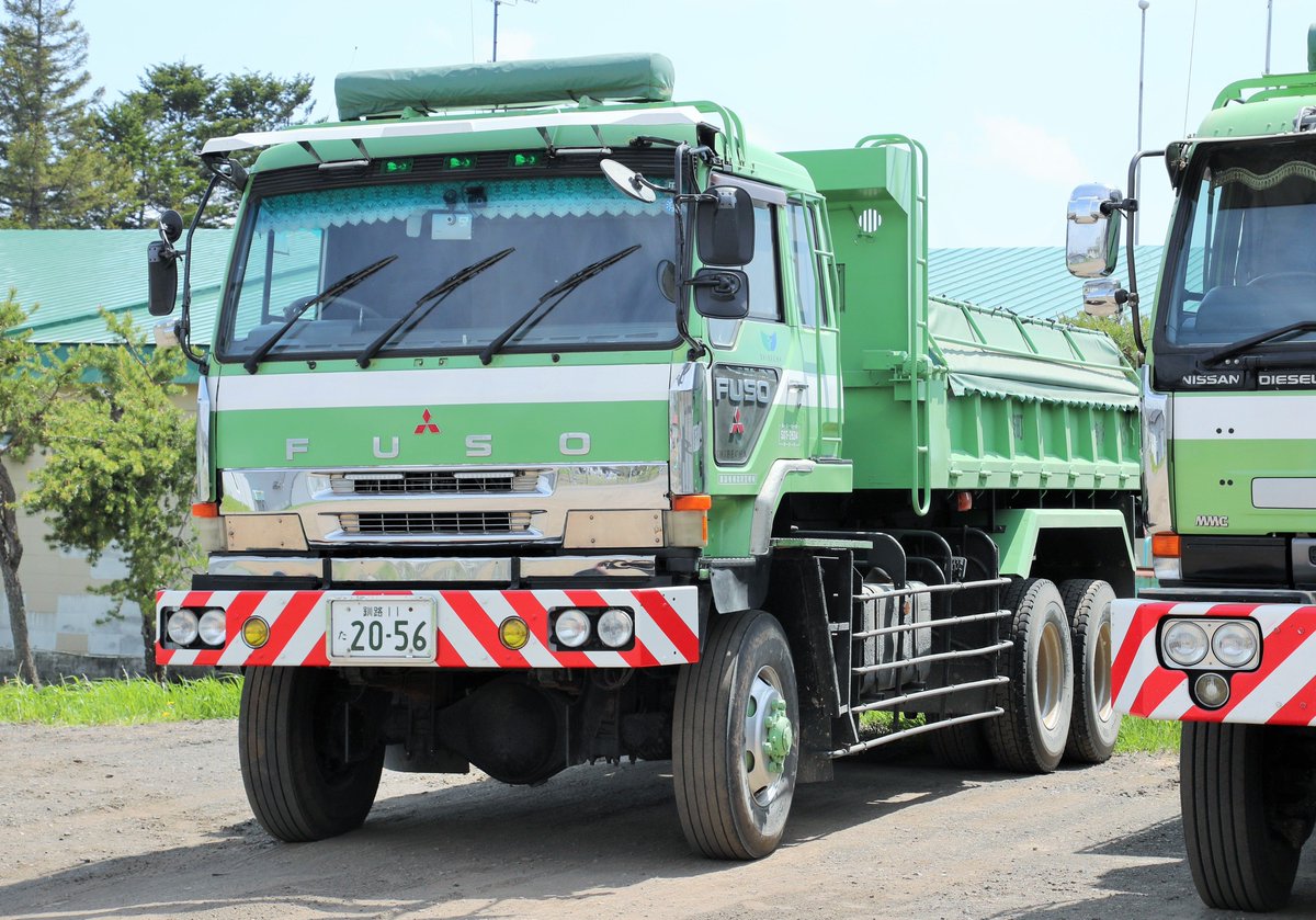 エヌティーさん Trans5の検修庫 標茶町 ザ グレート除雪ダンプ 平成7年度 1995年11月 に導入された標茶町所有のザ グレート 冬は除雪車 夏はダンプとして活躍 メッキのフロントグリル 助手席ドアのfusoエンブレム 後付けと思われるフロント