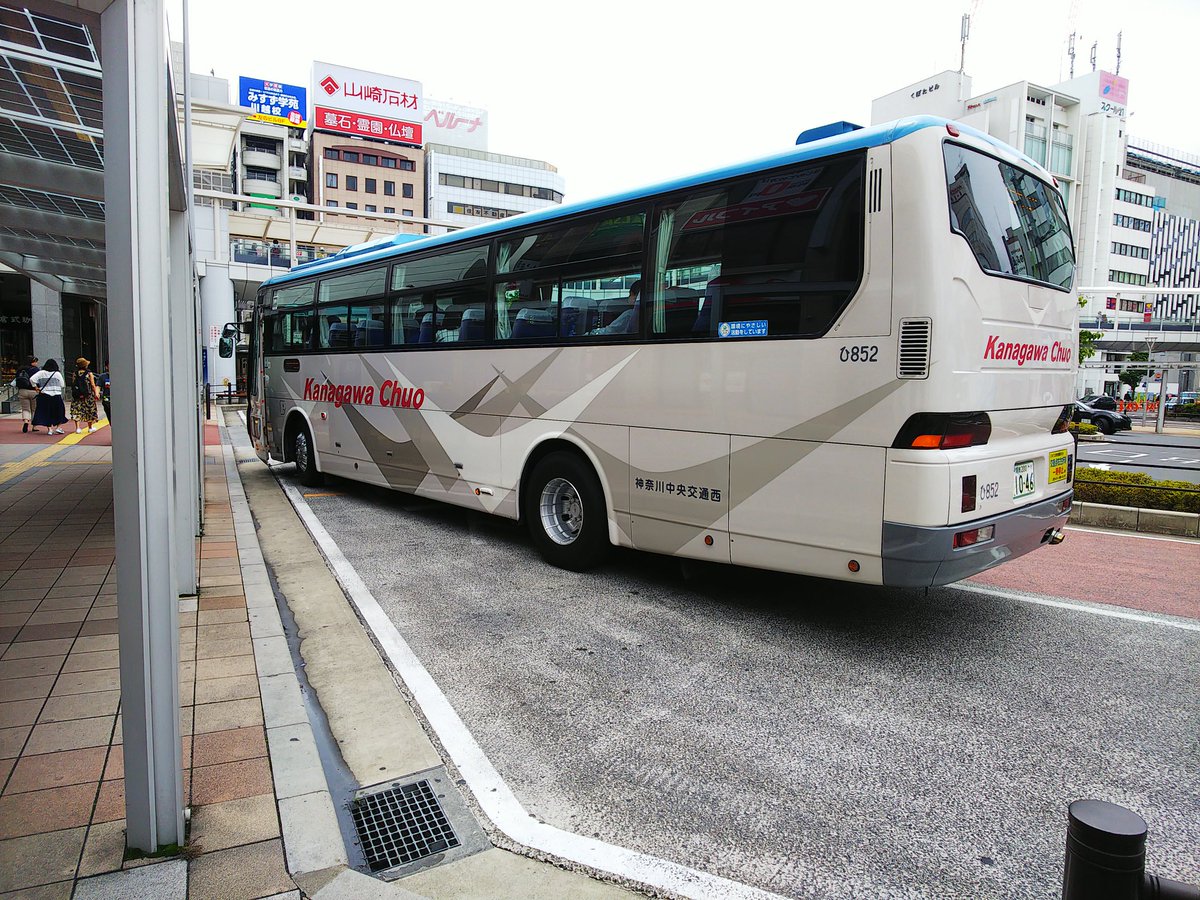 高麗川駅八高線 川越駅高速バス御案内 からの続き 左 東武バス神奈川中央交通の圏央ライナー 西武観光バス富士急観光の富士急ハイランド 関越交通の尾瀬 右上 神奈中の圏央ライナー 右下 東武バス京成トランジットバスのディズニーリゾート