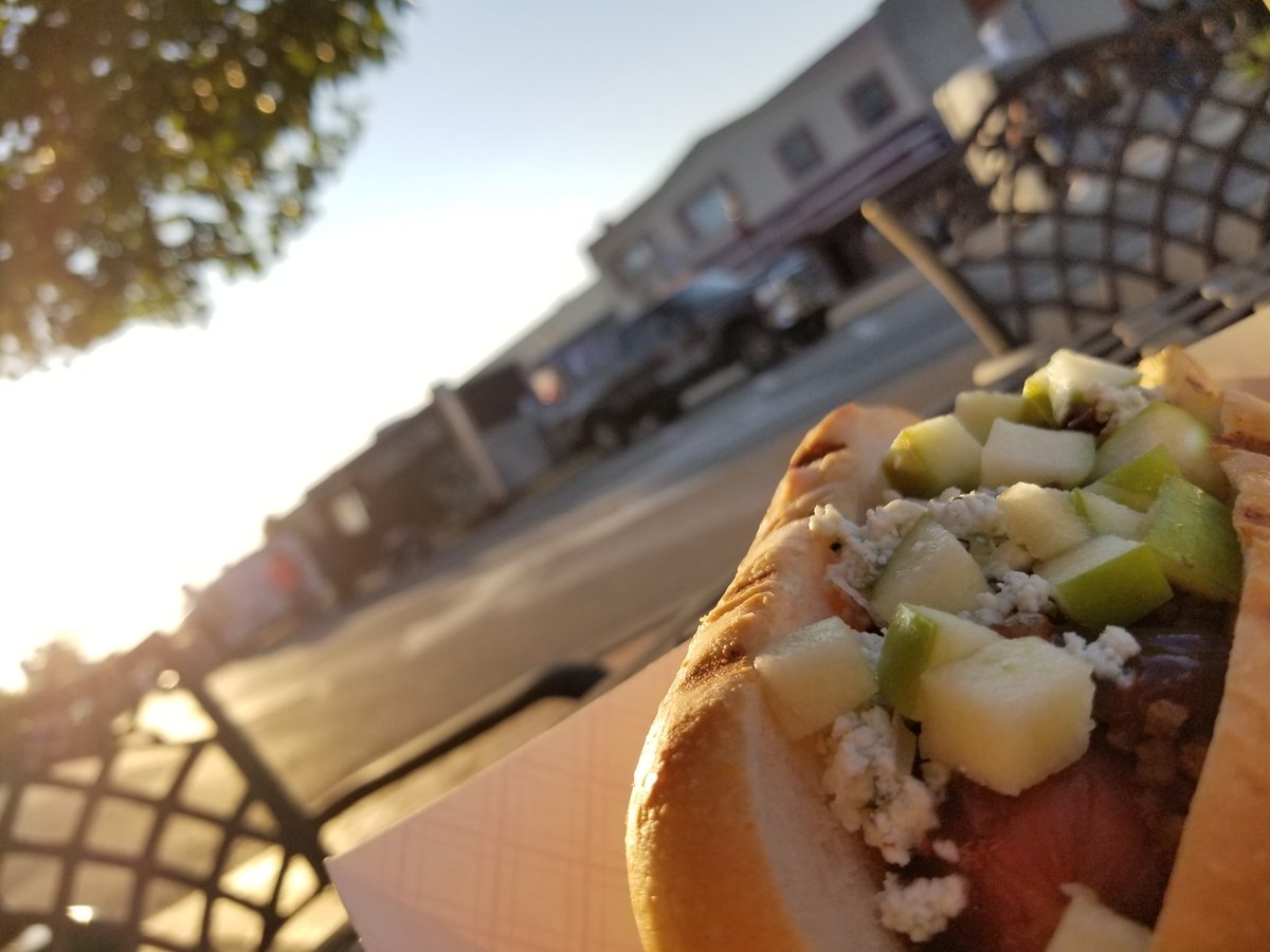 Hometown_Eats's tweet photo. Enjoying some #ZombieDogz in @CityofFairborn during #BattleOfTheBands!
@RealShawnSuter
#WeSpendLocal #Hometown #YourahometownEats https://t.co/p0HebGpAoY