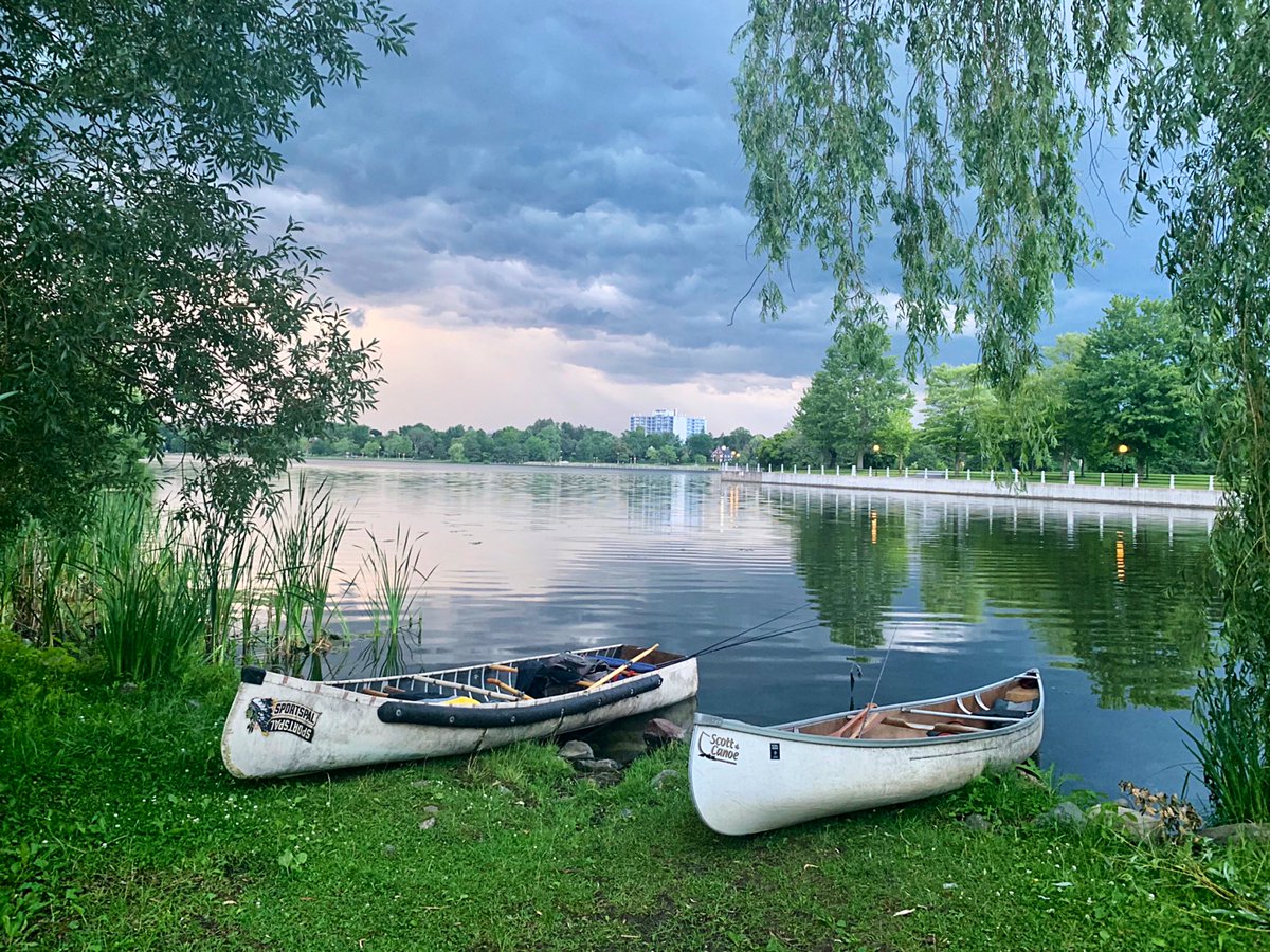 caithiggy's tweet photo. Itโs fine everythingโs fine #paddlehard #dowslake #onstorm #ottcity @BlacksWeather https://t.co/NlcHMFv6hz