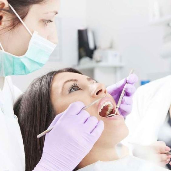 ¿Te ha sucedió que durante el lavado de los dientes, o después de él, tus encías se notan irritadas o sangrantes?

5601 50 29

buff.ly/2vKRydT

#Sonrisa #SaludBucal #DentistasenelDF #DentistasCDMX #Odontologo #Dentistas #Salud
