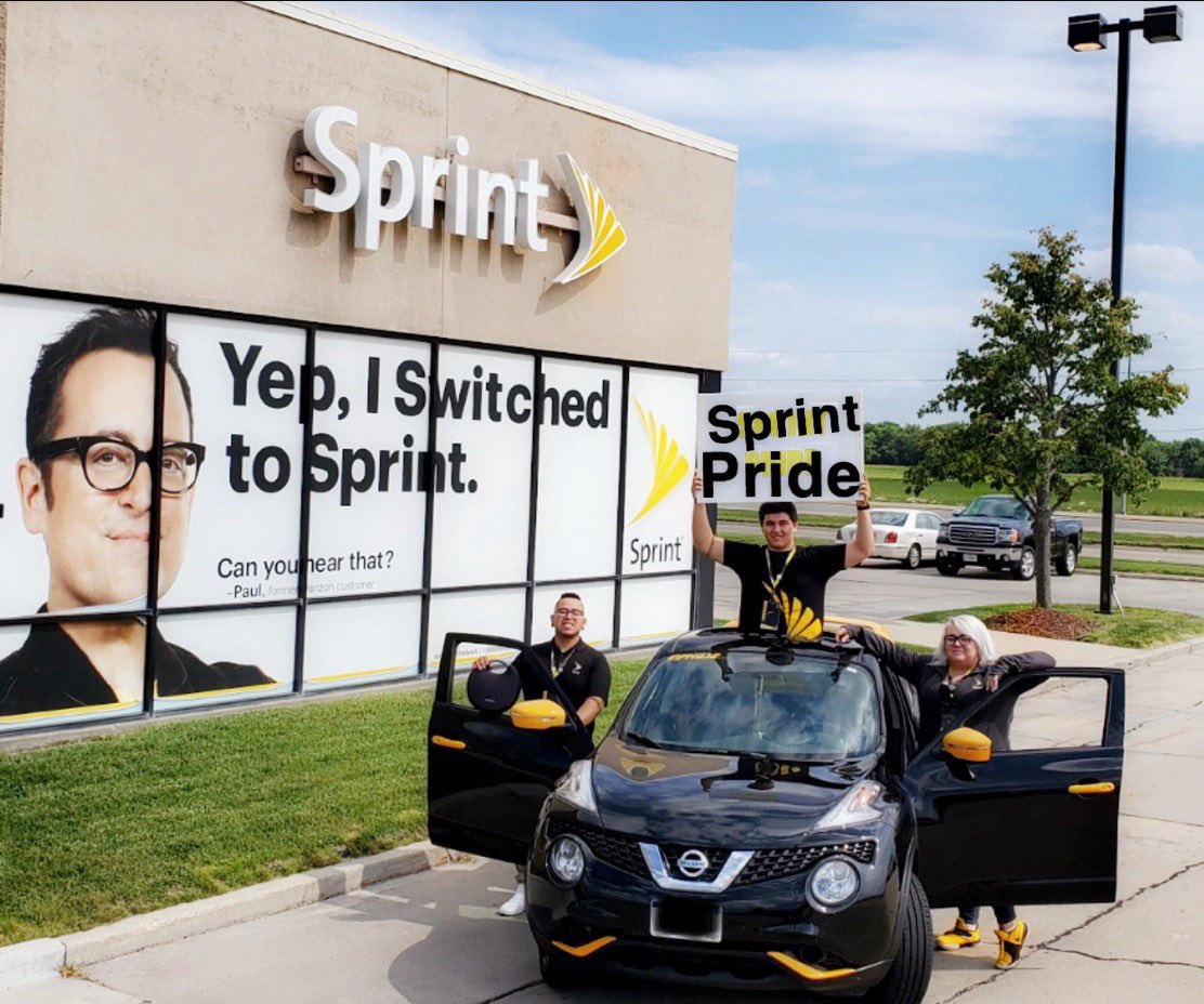 richterscalez's tweet photo. Store 7809 Flexin’ our #sprintpride during the Fremont Days parade!!! @tracySprint @jimmills22 @terryliptak @Sprint_Katy https://t.co/Vm67qQbYjh
