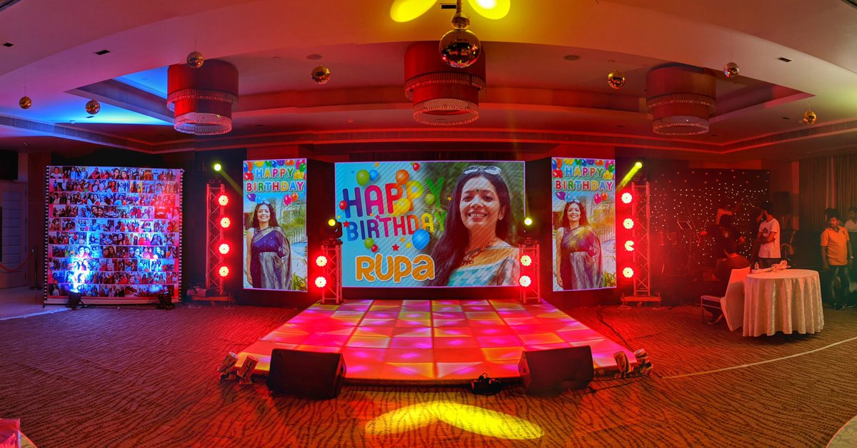 ManagementNp's tweet photo. #50th BdayBash #70mm #RCF HDL20 #8004 #Liveband #LEDwall #Visuals #Themesetup #NPEVENTS🎊🎉 #themedecor #themeProduction #floraldecor #weddingdecor #fulleventproduction https://t.co/vORJC0OyoW