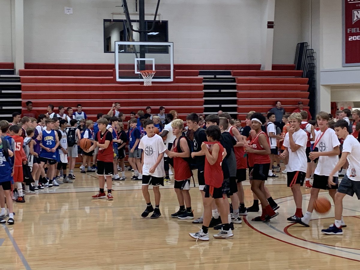 Saturday night shootout @SuperHoopsCamp, 8th-Red, Sam K with a FT, 3, and HC shot in 35 sec to win gear for Fishers Red! @CoachMattMoore @FHSTigersBoysBB