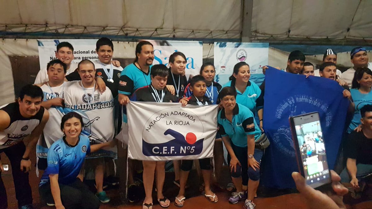Los deportistas riojanos de natación adaptada, del Centro de Educación Física N°5 ganaron alrededor de 38 medallas, entre ellas de oro y plata, en el primer día de competencia en el Torneo de Natación Adaptada en la provincia de Salta.