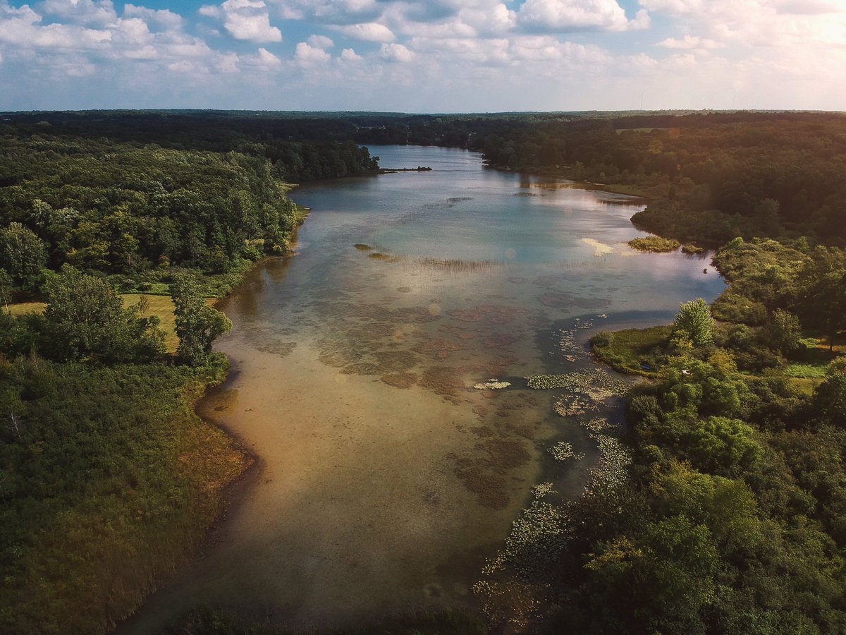 Middle Sand Lake in the City of Hillsdale!🔥
akenmedia.com
.
.
.
#akenmedia #drone #lake #water #aerialview #drones #lakeview #aerialphotography @PureMichigan @dji_michigan @DJIGlobal @MLive @themittenstate @MichiganAwesome @migov