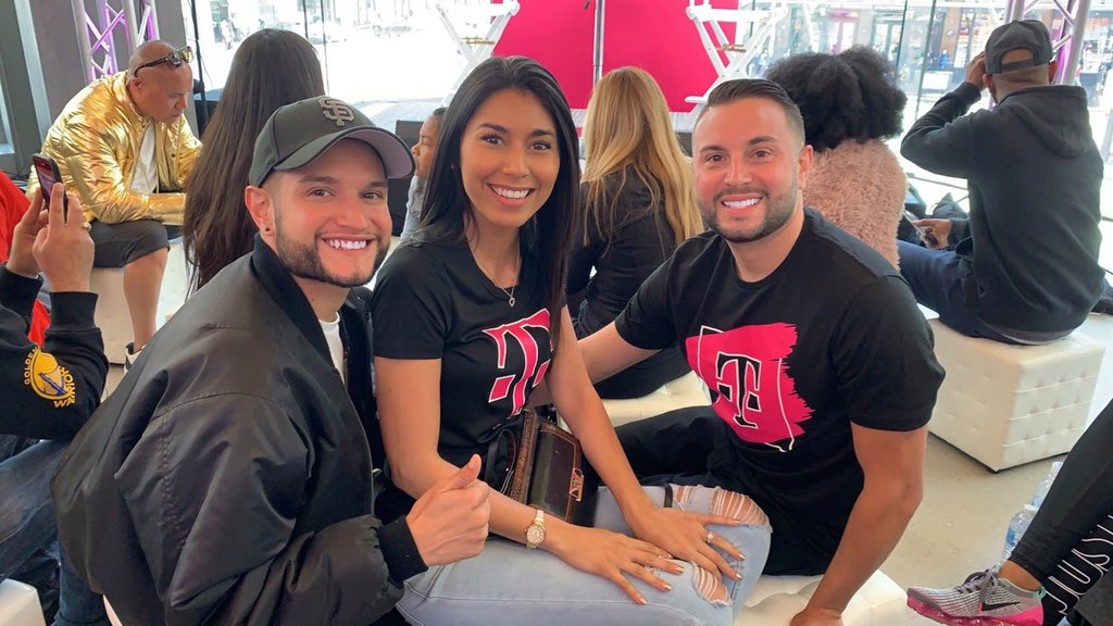 Mrey23's tweet photo. NFL visits @TMOSanFrancisco for E-40 and Sway event! Thank you for treating us like Uncarrier Family! “Signature SF Team” @ARod_013 @JacklinCaroline #RiseTogether @SamSindha @bnash001 #RiseTogether 🌅 #Ometro https://t.co/CKEojD2rnz