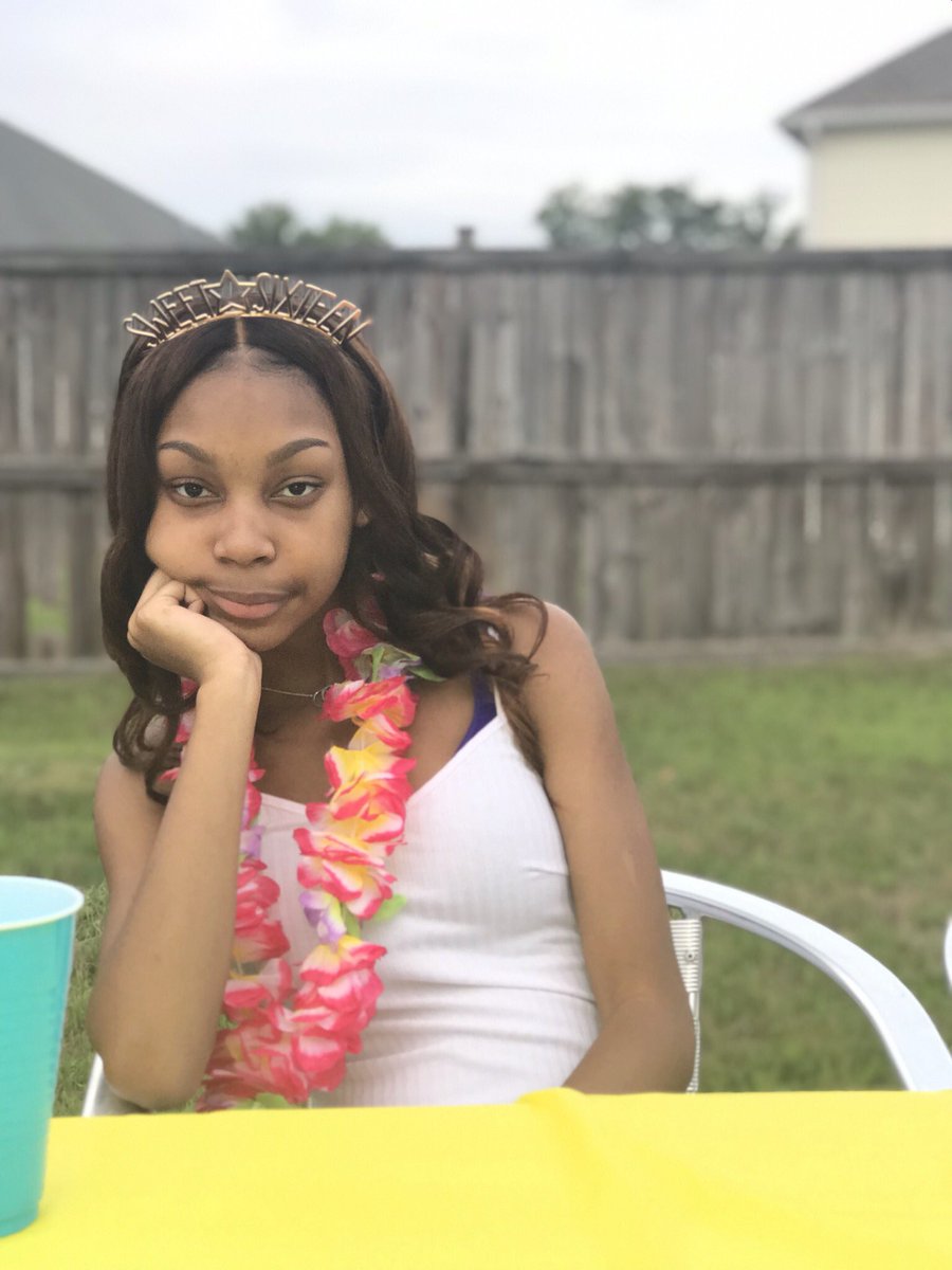 kemerarichards's tweet photo. I’m a sunshine in a cloudy day ❤️ https://t.co/U1s3A5VwlW