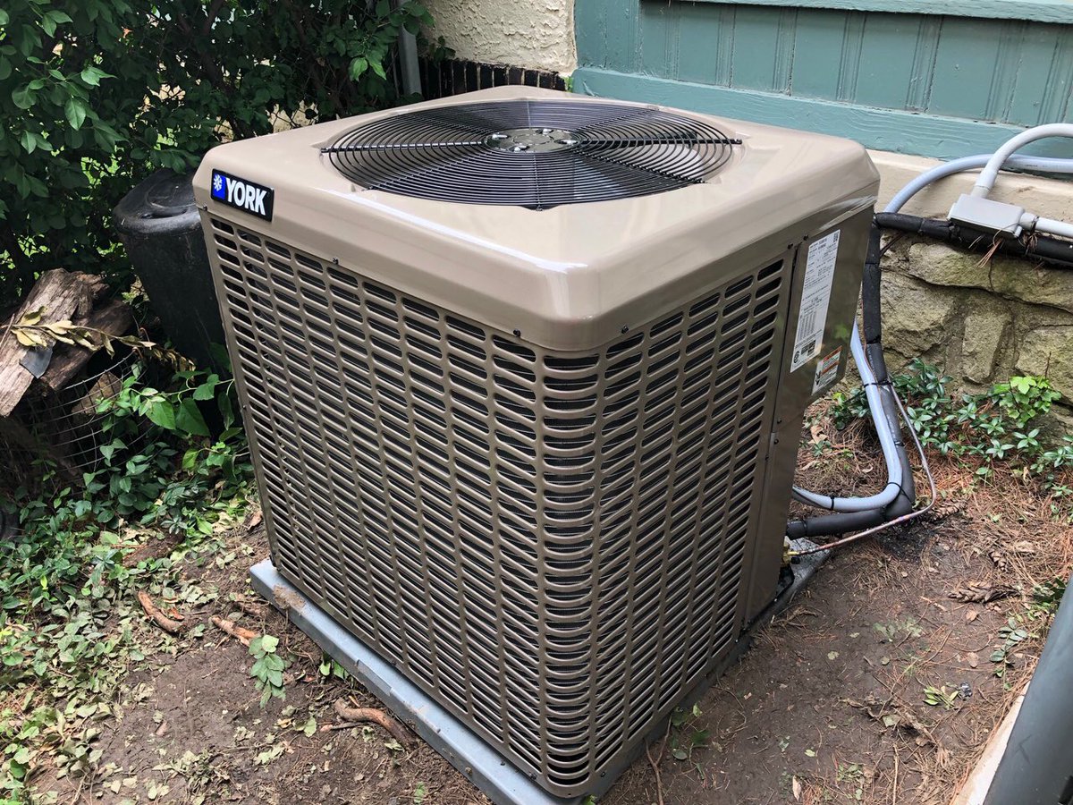 keithglasch's tweet photo. So happy to have quiet York AC at my house! Beats the Goodman unit next to it for sound. #johnsoncontrol #york https://t.co/wNu4QGDAZO