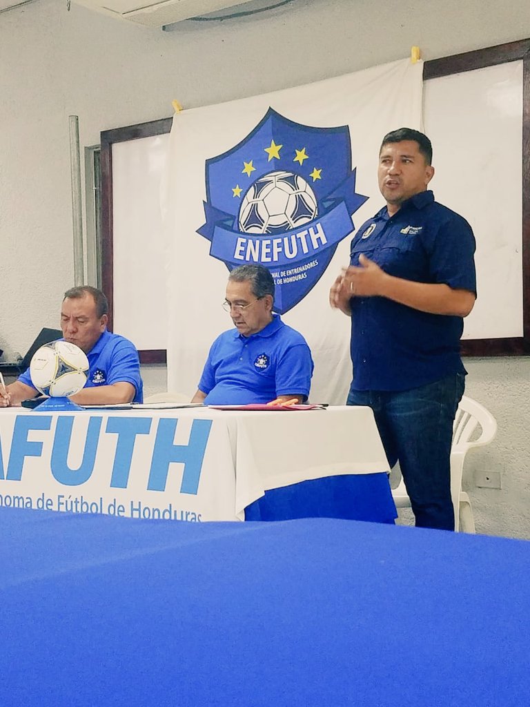 Agradeciendo a Dios por sus bendiciones En @OlimpicoSPS 
 ✔️Motocross🛵 
✔️amigos de Costa Rica
✔️escuela Nacional de entrenadores de Honduras 
✍️ semana de trabajo 
#SPSPositiva #SPSsomosTodos