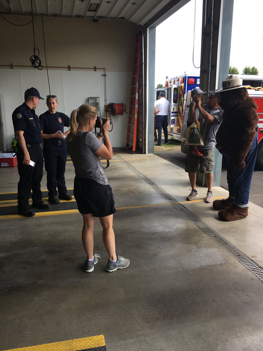 spokaneco8_3711's tweet photo. Open House at the Fire Station is the best β€οΈThank you all for coming for visit us at @SCFD8 Station 85 ππ We hope you had t chance to meet your firefighters, learn a little safety and check out all the equipment ππ―
#scfd8 #iaff3711 #hereforyou #grateful https://t.co/7HbrVLYJnM