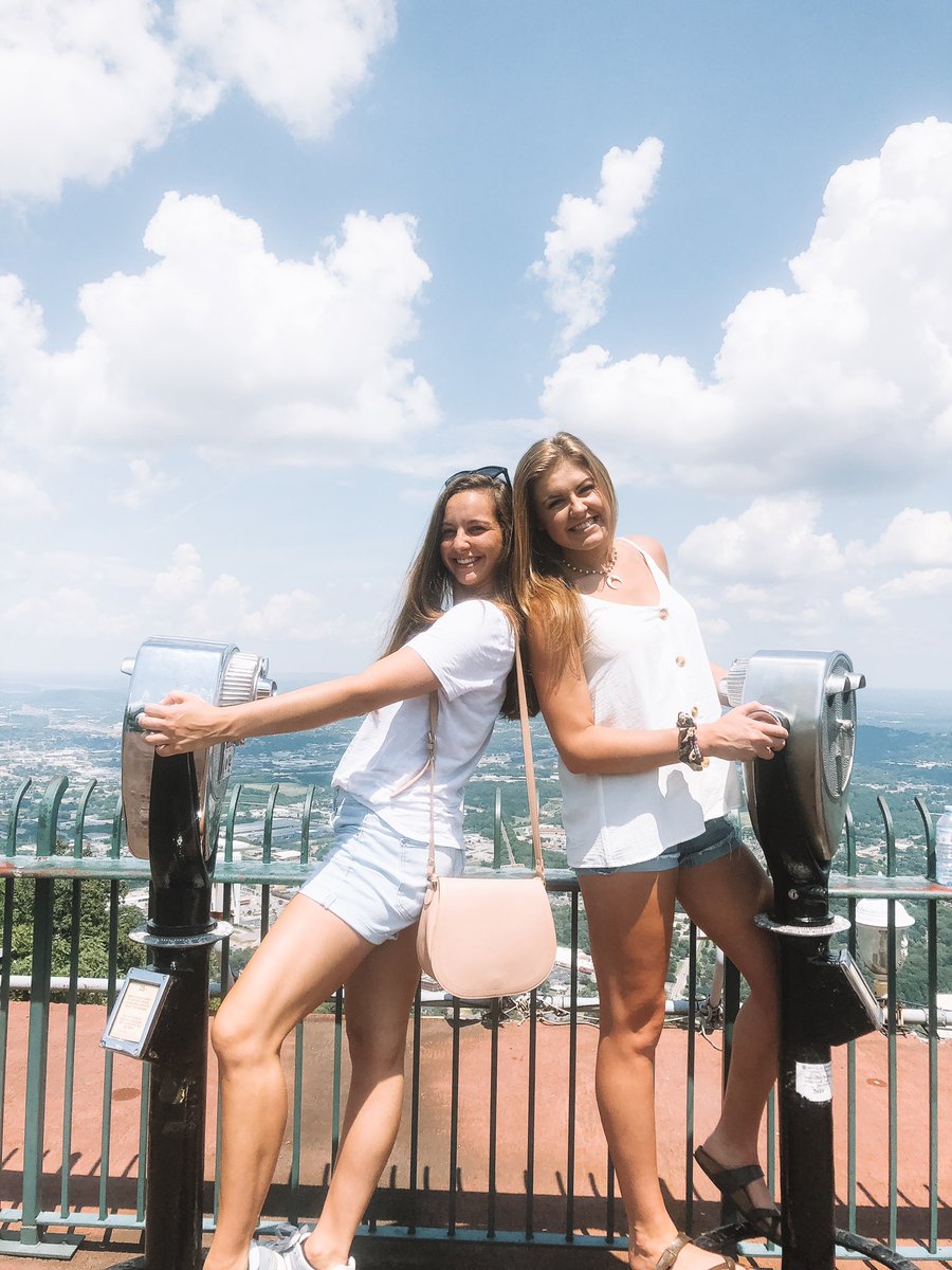 agdtroy's tweet photo. Summer sightseeing costs 25 cents but adventuring with a sister is priceless! #sistersummer https://t.co/pG20Y1QEla