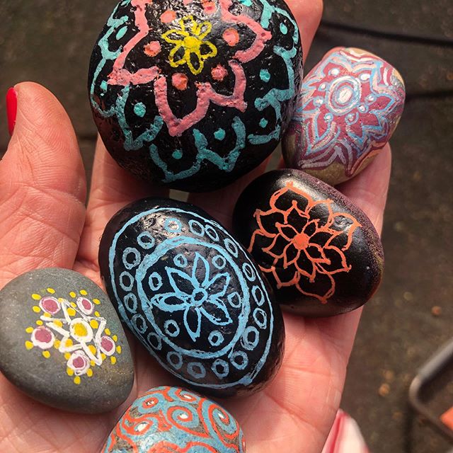 missfitts's tweet photo. Work in progress. #plantlove #randomactsofkindness #randomrocksofkindness #paintedrocksofinstagram https://t.co/IrnUe4O40l