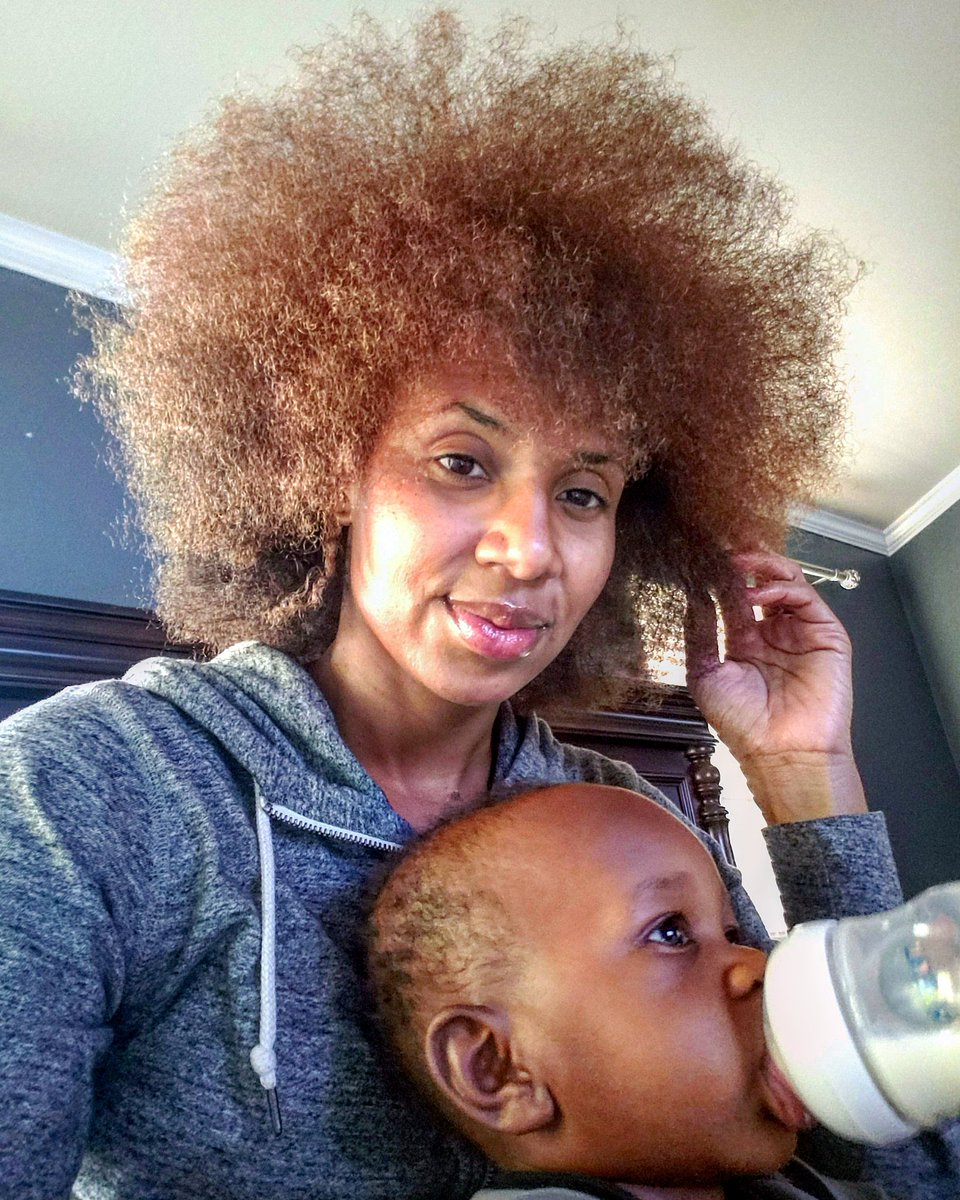 Started braiding my hair, but my baby wont let me be great..🤦‍♀️
#naturalhairstruggles #natural #kinkyhair #curlyhair #curls #kinks #sexymom #momlife #momboss #momceo #youtuber #blogger #bighair #twist #knotlessboxbraids #amazingnaturalhair #naturalhairjourney #feederbraids