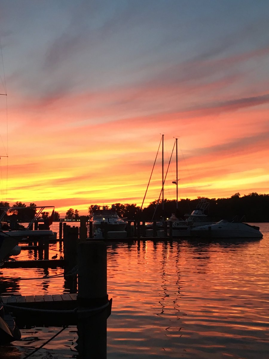 jilanne22's tweet photo. Happy Saturday Night!
#lovesummer https://t.co/UdZsnenpix