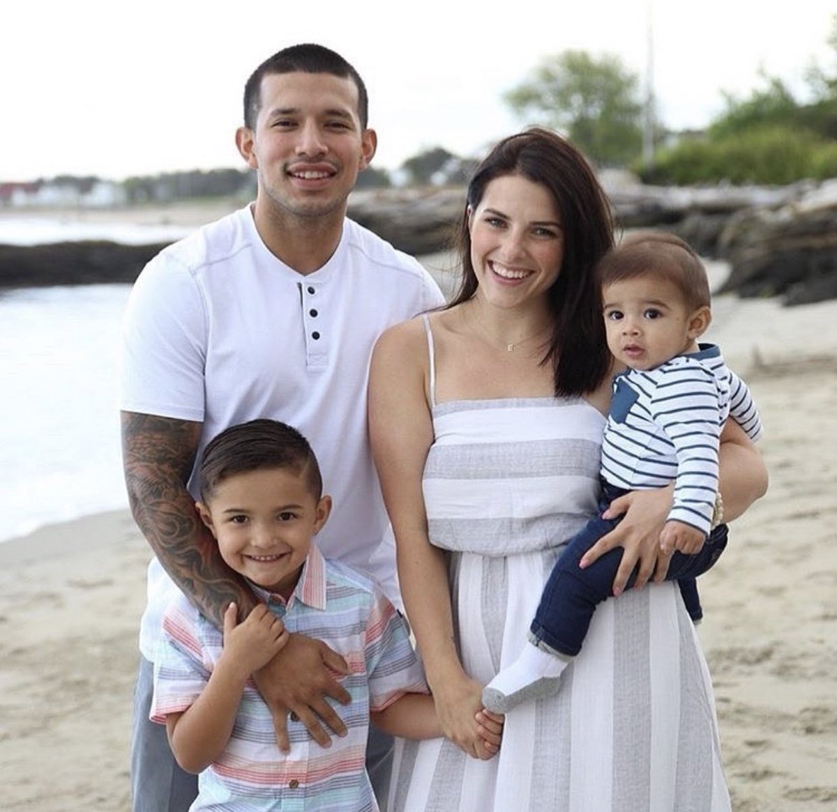 fansofjavi's tweet photo. @Javimarroquin9’s beautiful family 💙🥰 https://t.co/IDLgSIdNtE