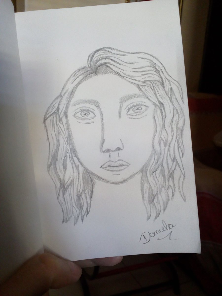 dayunme's tweet photo. Traning to do a new look. 
Follow on Instagram: @dayume_ 
#arts #sketch #drawings #Pencildrawing #dayume_ https://t.co/UF2G7xeVrM