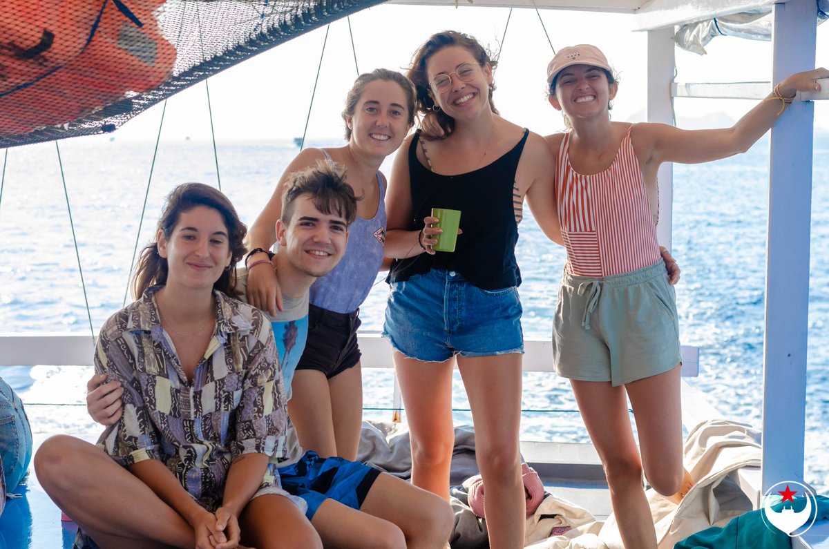 ScubaReps's tweet image. Smiles all round.