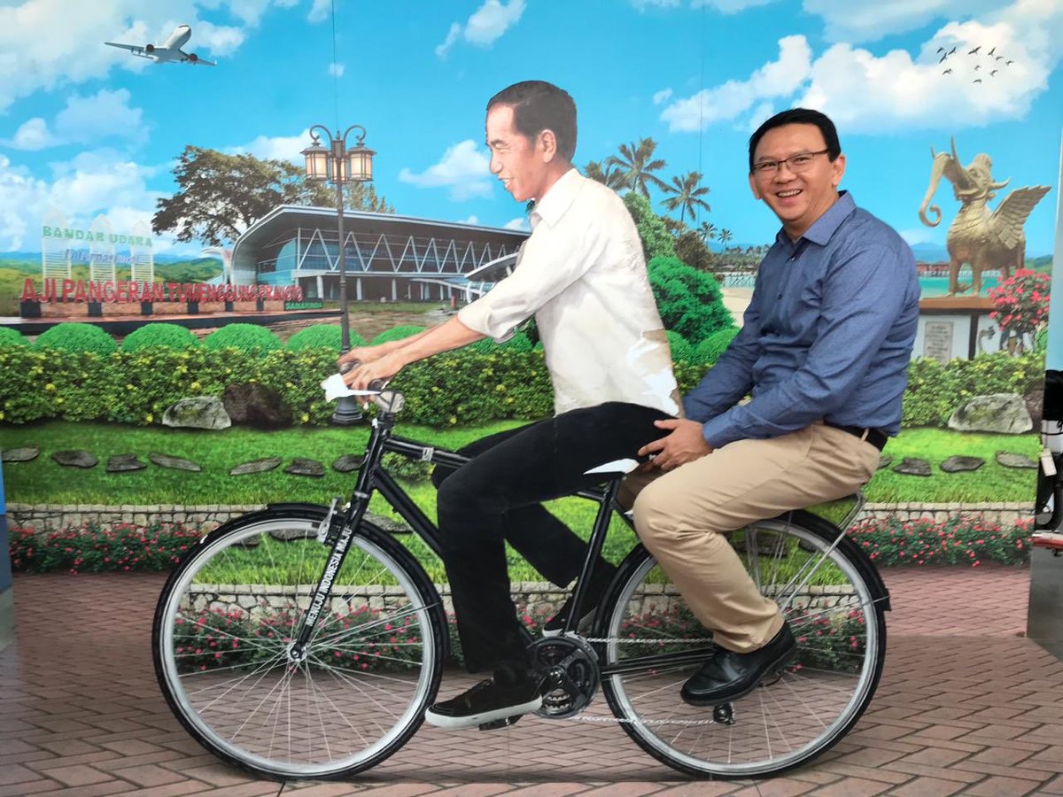 Ketika <a href="/basuki_btp/">Basuki T Purnama</a> dibonceng <a href="/jokowi/">Joko Widodo</a>