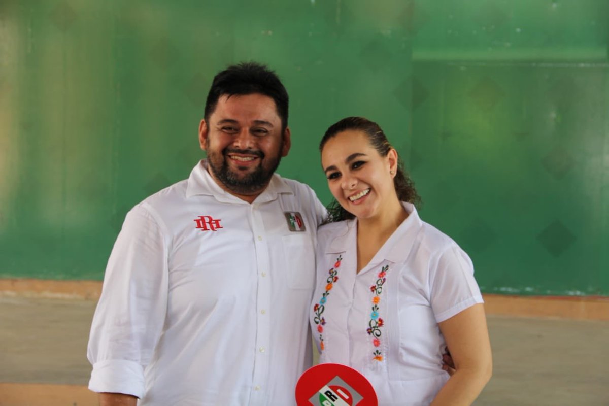 ferbayardo's tweet photo. En el @PRI_Yucatan dimos a conocer los detalles de la convocatoria para formar parte de la @EC_IRH. #EstuMomento de ser parte de la generación de políticos que se forman para ser más competitivos. Las inscripciones son en: https://t.co/O6OOHp0Jud ¡Te esperamos! https://t.co/H50vo5FXlv