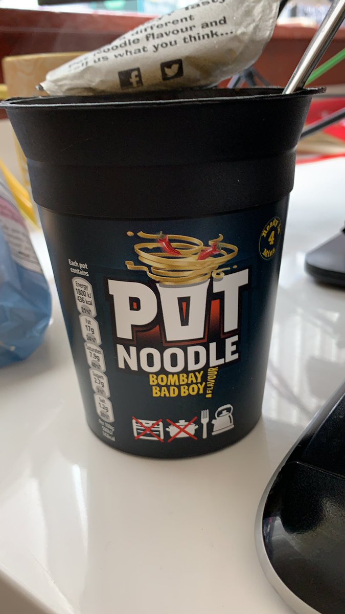 R0SEE_8's tweet image. When you get hungry while streaming #food #bombaybadboy #potnoodle #streamfood #stream #twitch 

twitch.tv/onlyjazdepree