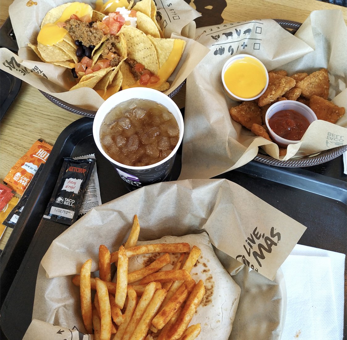 CCVialiaMalaga's tweet photo. ¡Así se disfruta de un buen domingo! ¿Te vienes a @tacobellspain? 😋👌🌯
#Foodies #TacoFans #TacoBell #VialiaMálaga #Málaga https://t.co/mGALMlTIEq