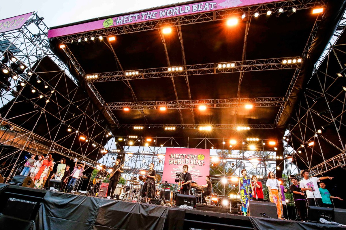FM802_PR's tweet photo. #FM802 MEET THE WORLD BEAT☀️

最後は出演者全員がステージに上がりセッションを🎤
極上のハーモニーを万博に響かせました✨

#ミザワビ

本日のライブ音源が聴ける特別番組は8/10(土)18時からオンエア📻
詳細👇
https://t.co/UMh6wf12QW    
Photo by 渡邉一生/森好弘/キシノユイ/阪東美音 https://t.co/qpfghwjlFX