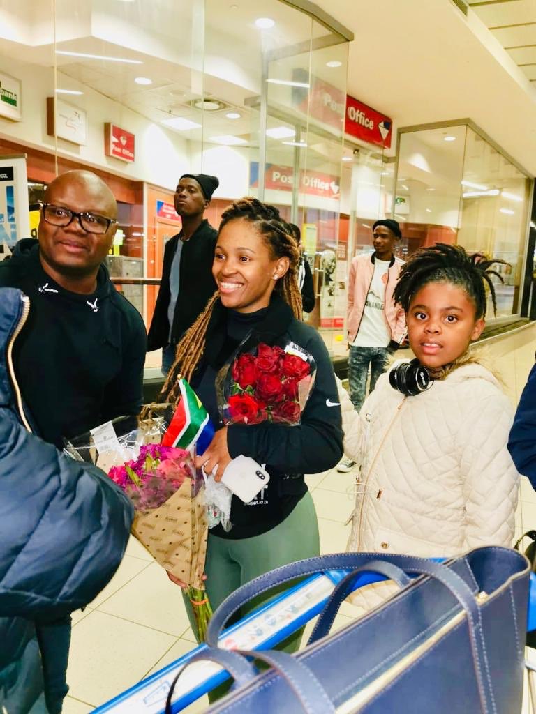 ortambo_int's tweet photo. Congratulations to the @Trek4Mandela 2019 climbers on their successful summit of Mount Kilimanjaro. They arrived at O.R.Tambo International Airport last night. @City_Ekurhuleni said welcome back home and we are proud of you all, 👏🏽👏🏽🇿🇦🇿🇦@clementmaosa #NelsonMandela #caring4girls https://t.co/aQzLPU3JRQ