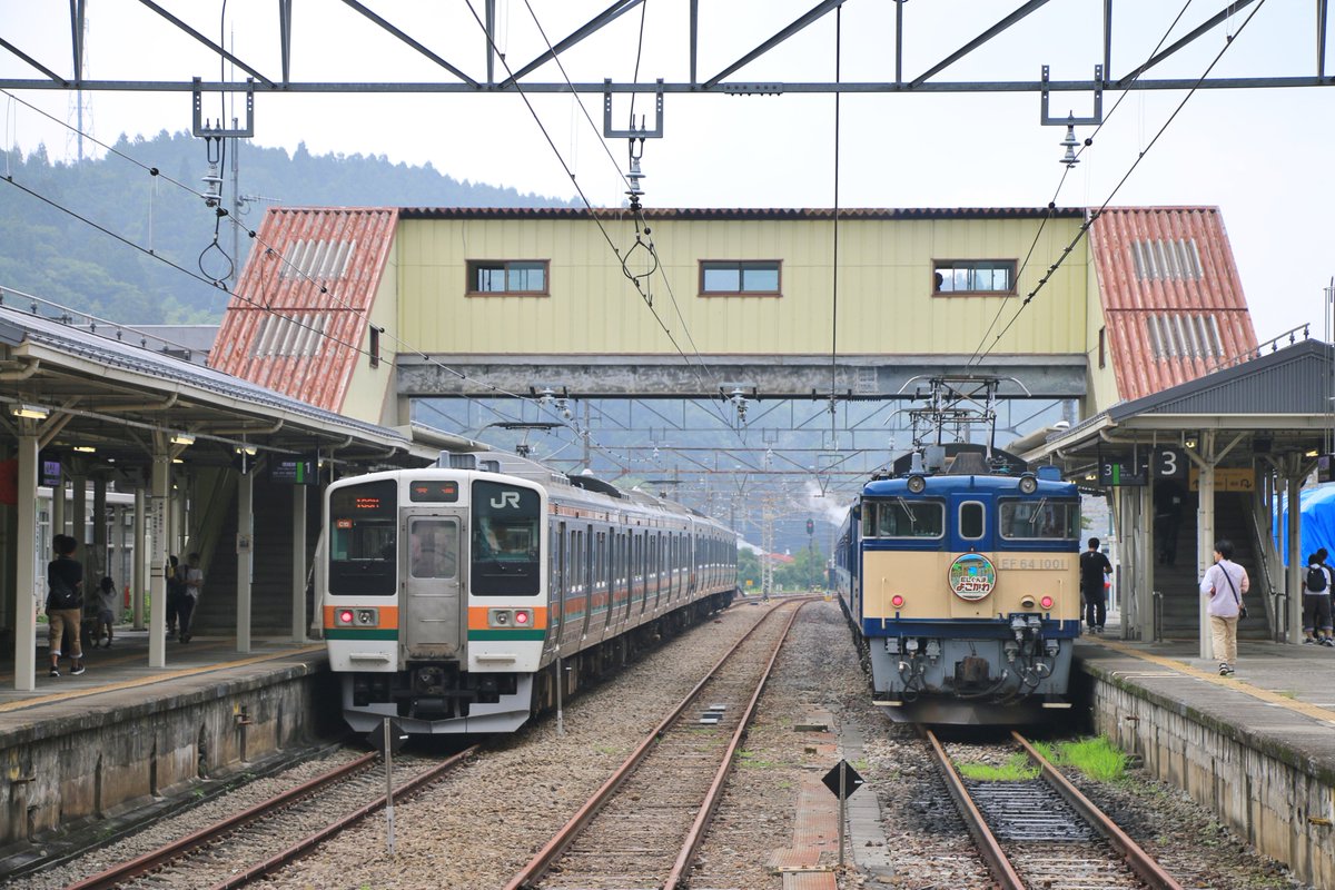 toshirin1119's tweet photo. 20190721
#横川駅
#EF64
#E211 https://t.co/qGtk0NxbCR