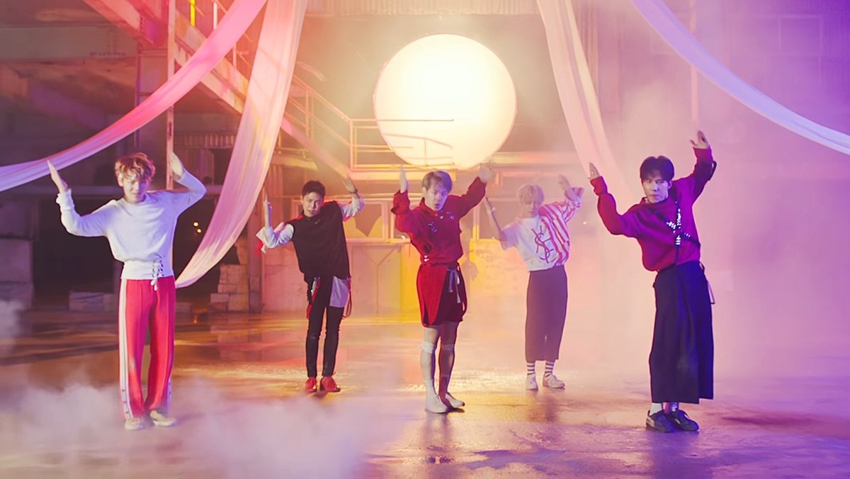 stellarhuns's tweet photo. if it's a.c.e, it has to have the coolest choreo ☝🏻

#에이스_언더커버 
#ACE_UNDERCOVER https://t.co/9La2xcdEPq