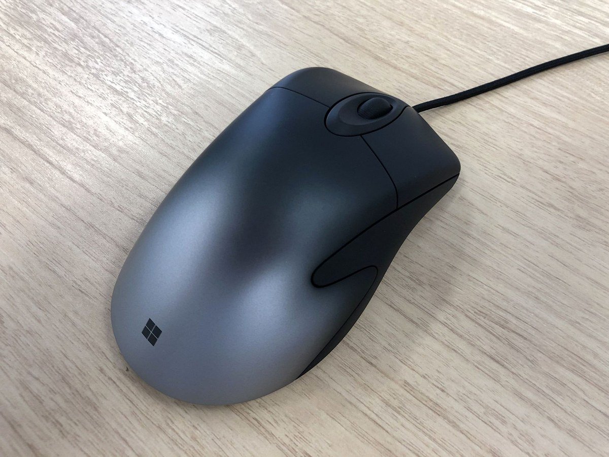 game_watch's tweet photo. 【今週の人気記事】全PCゲーマーの物欲を刺激する「Microsoft Pro IntelliMouse」フォトレポート あのIntelliMouseがつ… https://t.co/fR71Fb0sIy #IntelliMouse https://t.co/wNt4sxImjK