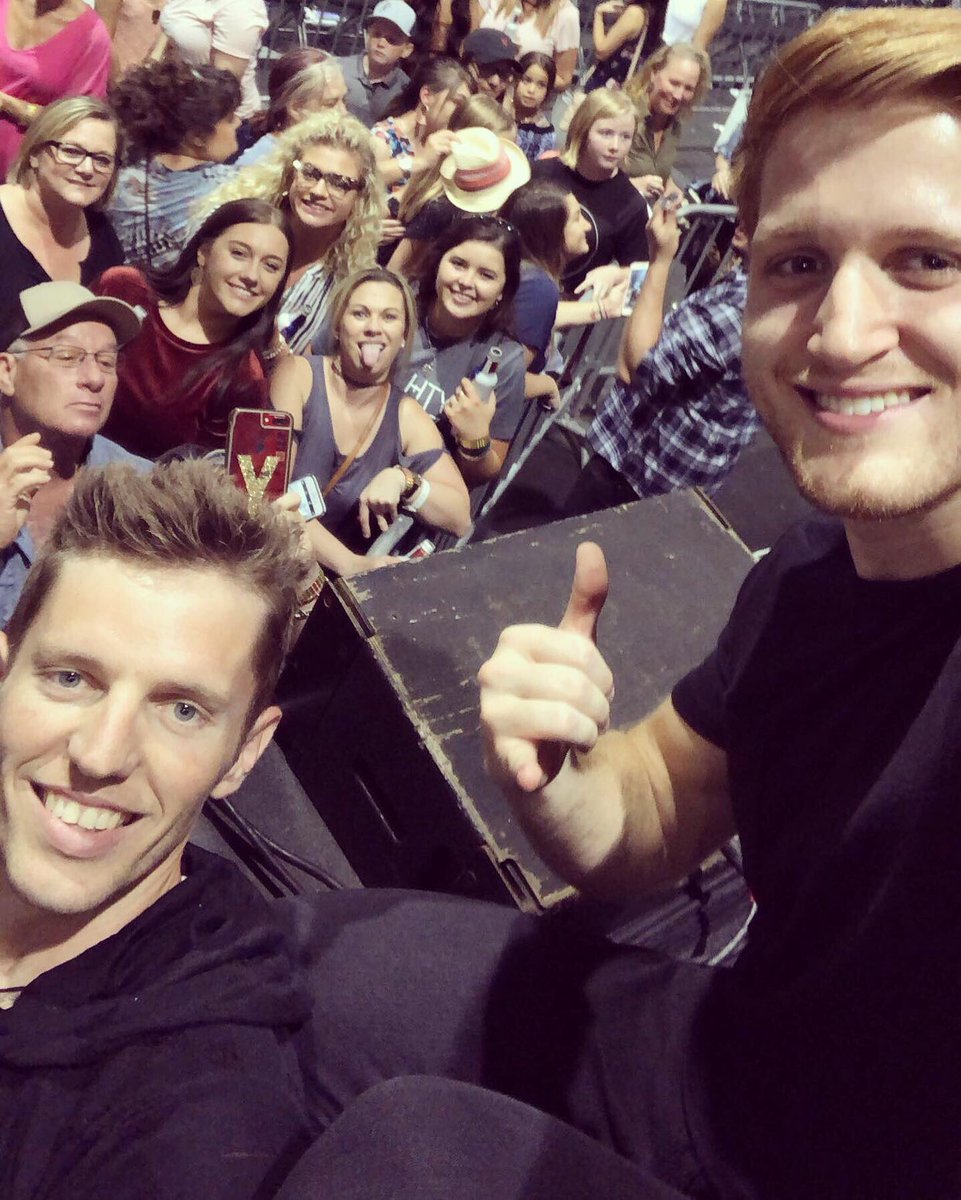 kayttailor's tweet photo. It was a good weekend💙 @GythRigdon #gythnation https://t.co/zNZ9ZQJbQj