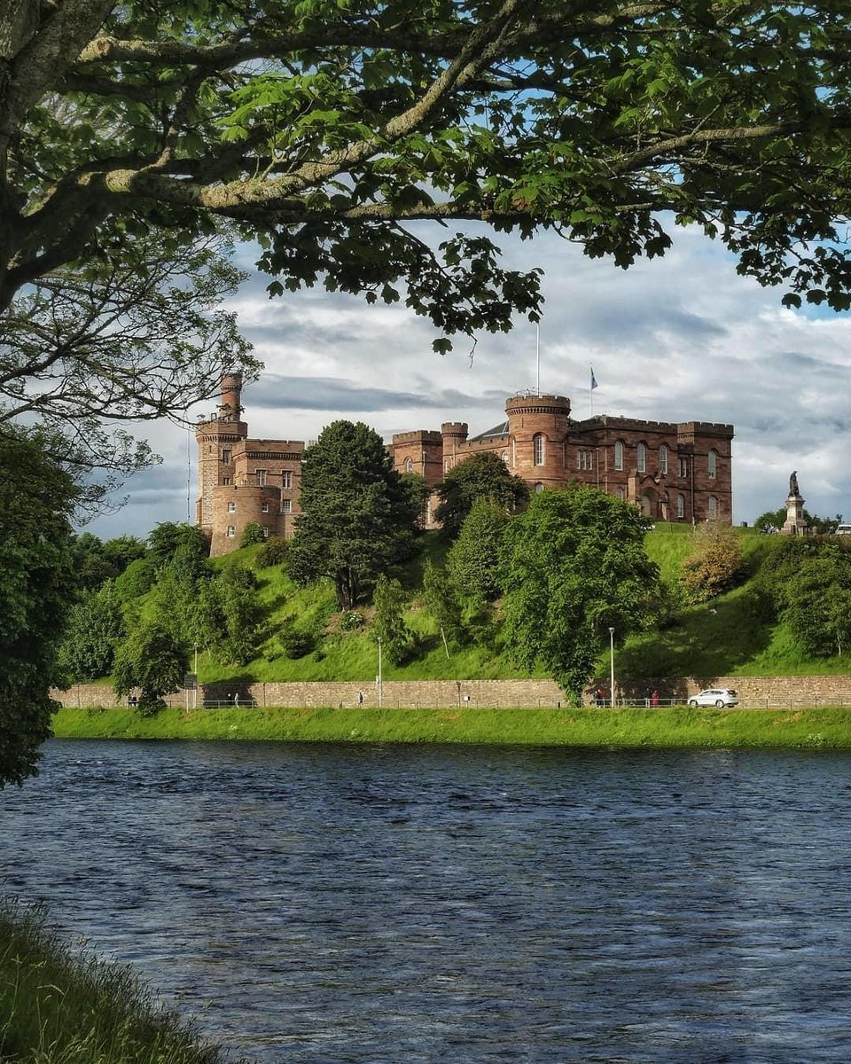 Inverness is a compact, cosmopolitan city with all the wonders of the #Highlands on its doorstep ❣️ Have YOU been? 🙋📍 #Inverness Castle 📷 IG/nichbrand