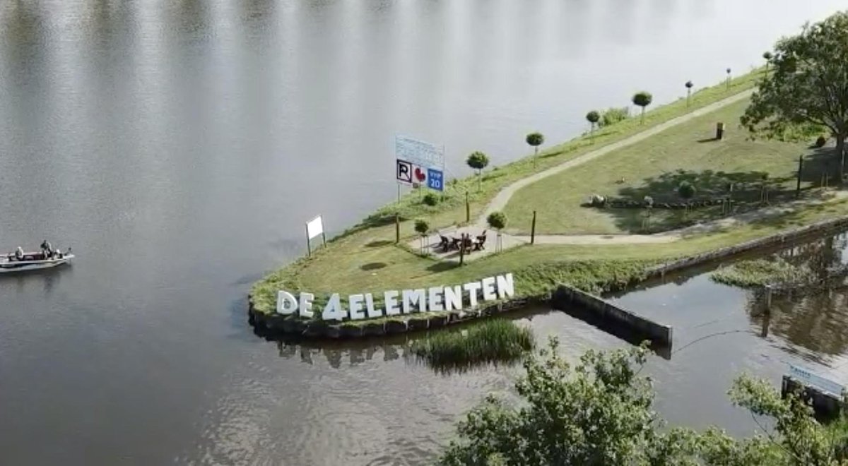 Het #zomerseizoen is in volle gang! Gezelligheid in onze #camping en #passantenhaven De 4 Elementen. ow.ly/C8jz50v4kwp