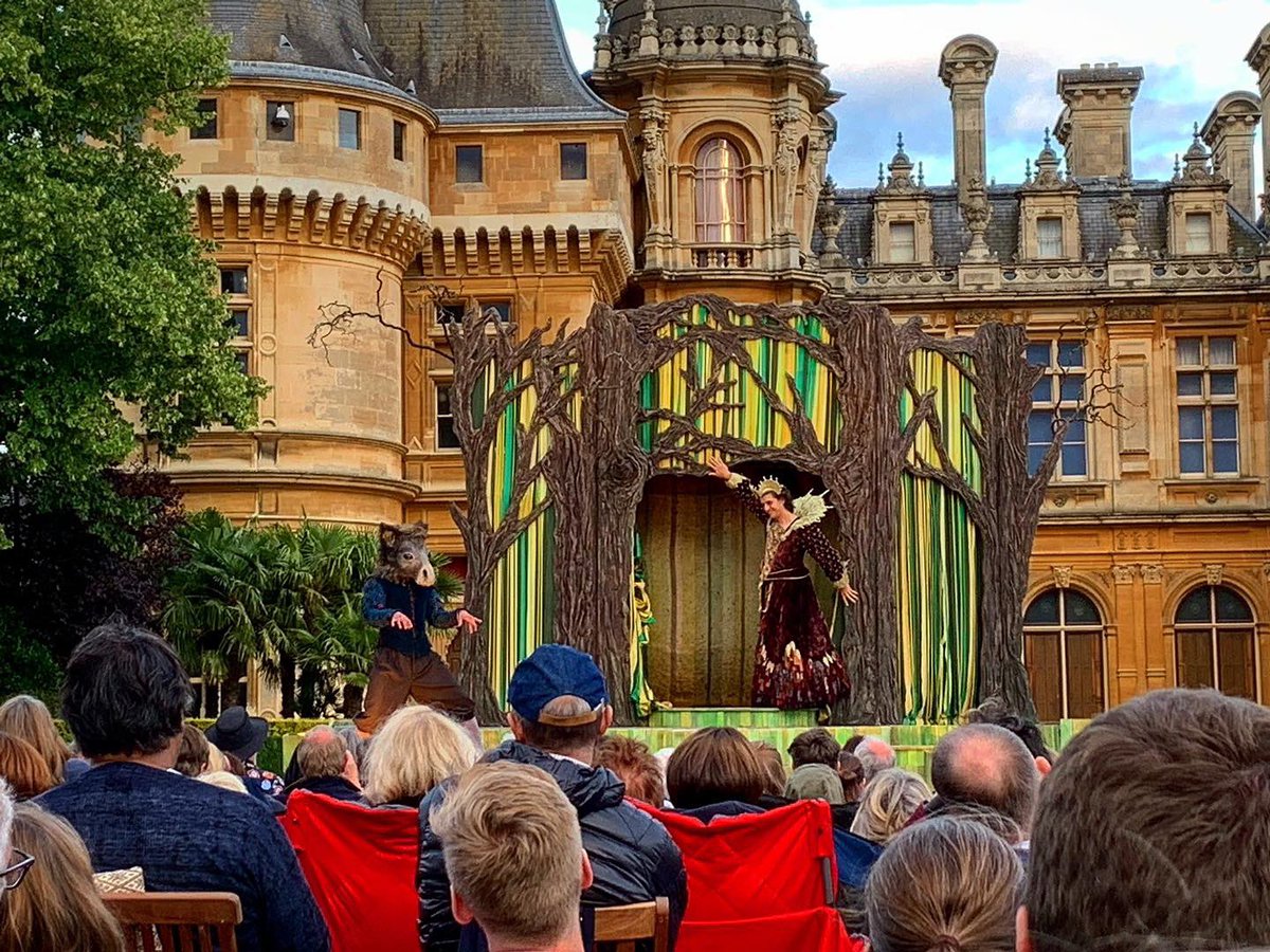 Jake_Alder's tweet photo. Had a spectacular time watching the Lord Chamberlain’s Men perform A Midsummer Night Dream at Waddesdon Manor last night #travelblogger #travelphotography #waddesdonmanor #nationaltrust @WaddesdonManor @nationaltrust #shakespeare #amidsummernightsdream #play @TLCMuk https://t.co/qEGMMTXvjh