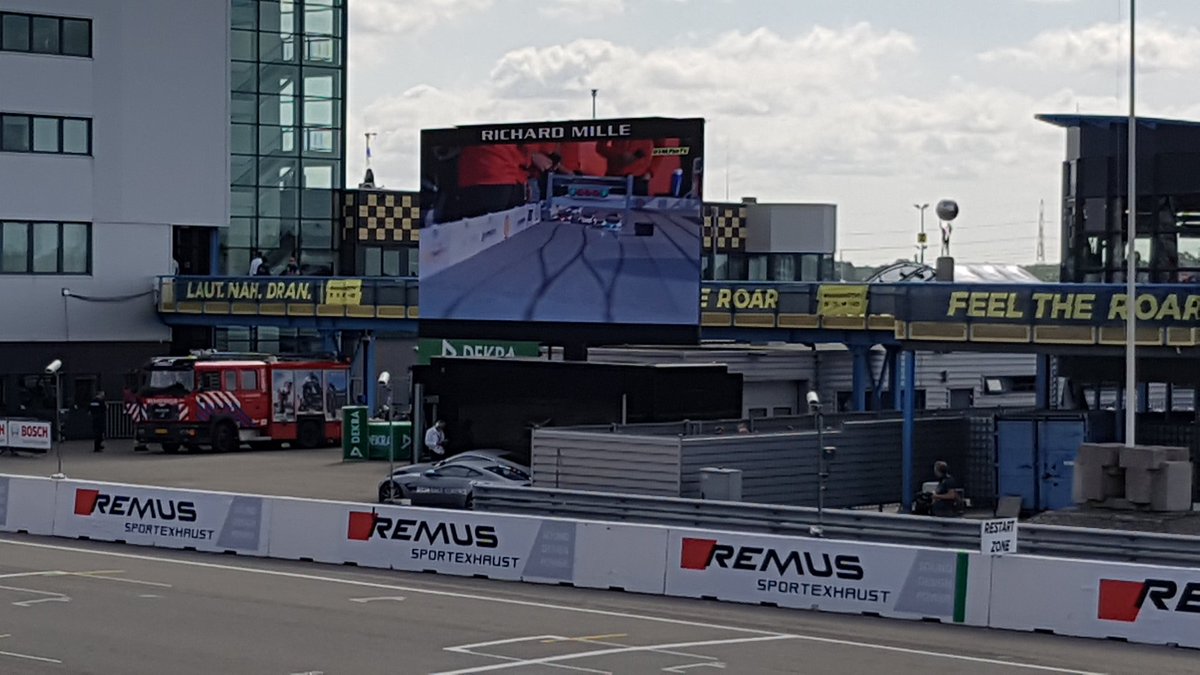 Eldert_Hedden's tweet photo. #VisionRCCO on the big screen👍 #DTM #DTMChallenge #JoestDoIt https://t.co/IkvtNj0qgb